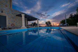 The swimming pool at or close to Trochalo Villas