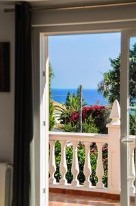 Balkón nebo terasa v ubytování Beach Villa Costanera in Marbella