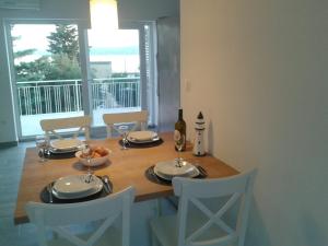 Gallery image of Apartment Nikica (with sea view, garden, parking) in Selce