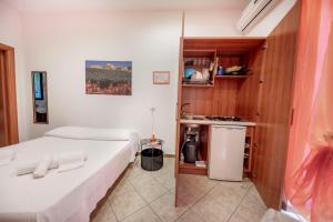 Kuchyňa alebo kuchynka v ubytovaní Hortensia House + 32 fotografií