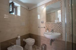 A bathroom at A Corte