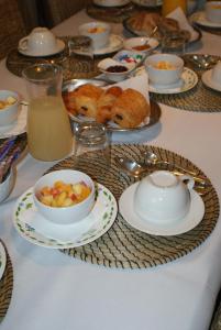 Svečiams siūlomi pusryčių variantai apgyvendinimo įstaigoje Le Chateau de la Barre