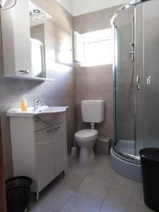 Villa Luce Apartment House tesisinde bir banyo