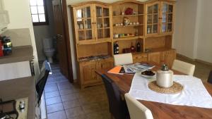 A kitchen or kitchenette at Ferienwohnung Rustico ai Monti