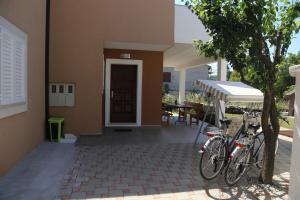 Jízda na kole v ubytování Apartment Drazan nebo okolí