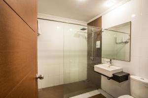 Koupelna v ubytování Svarna Hotel