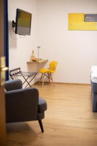 Telewizja i/lub zestaw kina domowego w obiekcie Hotel Zum Goldenen Hirschen