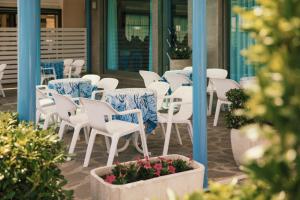 Restoran või mõni muu söögikoht majutusasutuses Hotel Sabrina