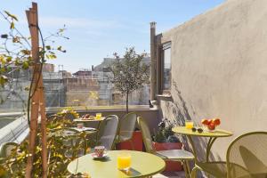 A balcony or terrace at Old Athens style 1bdr with Acropolis view rooftop!