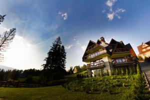 Vonkajšia záhrada v ubytovaní Apartament M5 Zakopane