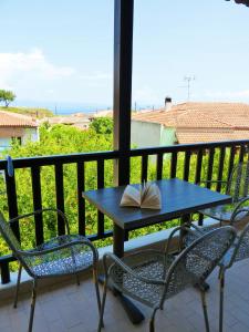 Gallery image of Yannis Apartments in Afitos