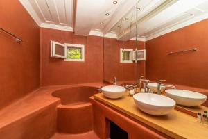 Koupelna v ubytování Siora Tanto Rustic Villa + 37 fotografií