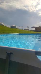 Swimmingpoolen hos eller tæt på Yurte in Langa