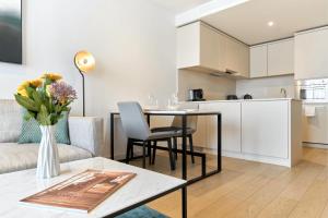 CitySuites Aparthotel的厨房或小厨房