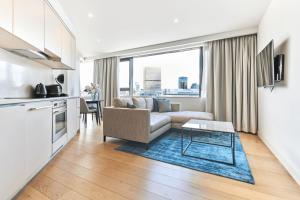 CitySuites Aparthotel的厨房或小厨房