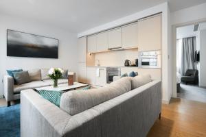 CitySuites Aparthotel的厨房或小厨房