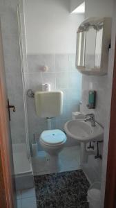 Et badeværelse på Rooms Svalina Adults Only