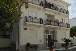 The building in which az apartmanhoteleket is located