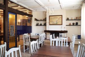 En restaurant eller et andet spisested på HOSTAL RESTAURANTE SAN ISIDRO