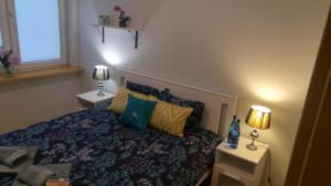 Posteľ alebo postele v izbe v ubytovaní Rent0nline Hoża Apartment Center Metro