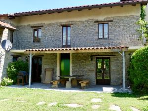The building in which the holiday home is located