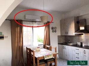 Cucina o angolo cottura di Tina’s Cozy Studio