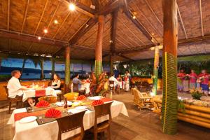 Beqa Lagoon Resort 레스토랑 또는 맛집