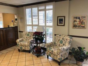 Seating area sa Days Inn by Wyndham Natchez