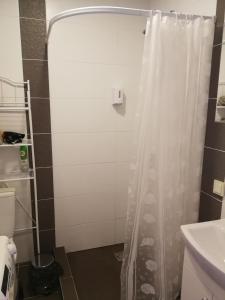 Ett badrum på T&J Apartments