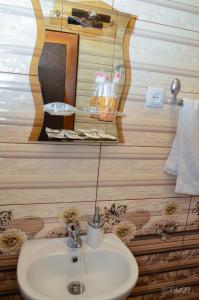 Koupelna v ubytování Narek B&B + 37 fotografií