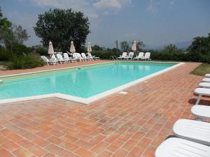 The swimming pool at or close to Agriturismo Il Poggiolo