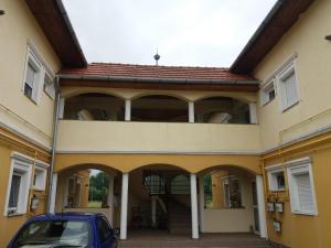 Budova, v ktorej sa apartmán nachádza