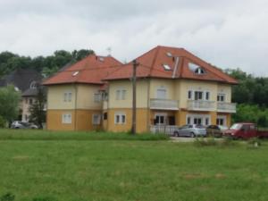 Budova, v ktorej sa apartmán nachádza
