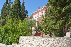 Zahrada ubytování Apartment House Juretic - 50 m from the beach