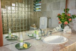 ห้องน้ำของ Beqa Lagoon Resort