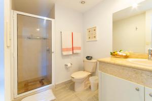 Koupelna v ubytování ¡Departamento frente al mar de Mazatlán! + 5 fotografií