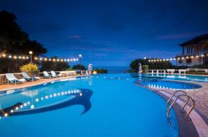 Bazén v ubytování Beachfront Hotel nebo v jeho okolí