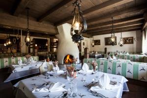 Restauracja lub miejsce do jedzenia w obiekcie Natur Residenz Anger Alm - Adults only