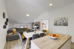 Posedenie v ubytovaní Apartmani Bosa
