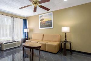 Days Inn by Wyndham Greensboro Airport