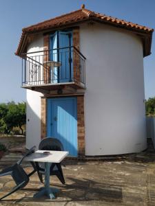 A balcony or terrace at Pardalakis Studios