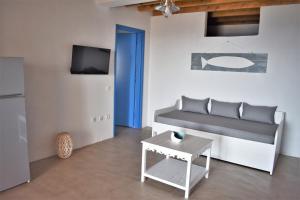 A television and/or entertainment centre at Arsinoi Apartments