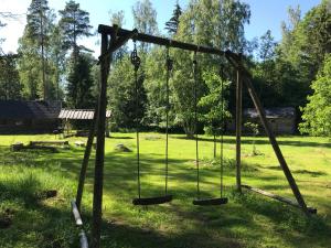 Herní místnost nebo prostor pro děti v ubytování Haaviku Nature Cottage