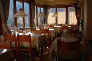 Un restaurante o sitio para comer en Hotel Europa