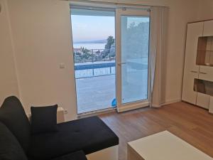 Galeriebild der Unterkunft Beachfront House Robert with Pool in Cesarica