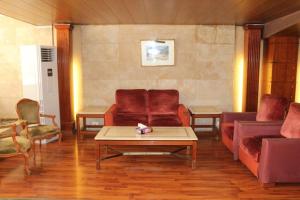 Istumisnurk majutusasutuses Charles Hotel