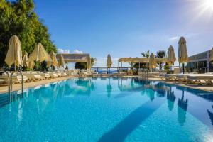 Bazén v ubytování Dragut Point North Hotel - All Inclusive nebo v jeho okolí