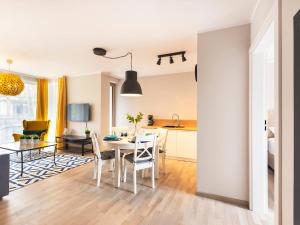 Kuchyňa alebo kuchynka v ubytovaní VacationClub – Rezydencja Park Orła Apartament 12