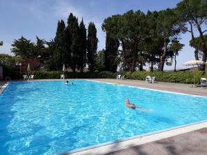 The swimming pool at or close to Camping Village Mar y Sierra