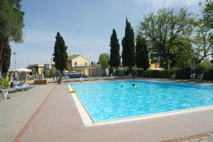 The swimming pool at or close to Camping Village Mar y Sierra